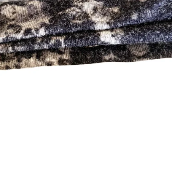 5/$25
Jones New York Blouse Petite Women’s Gray Snakeskin - Picture 8 of 10